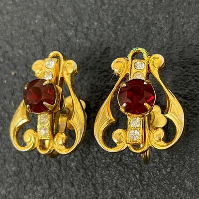 VINTAGE GOLD TONED EARRINGS W/ RED JEWEL