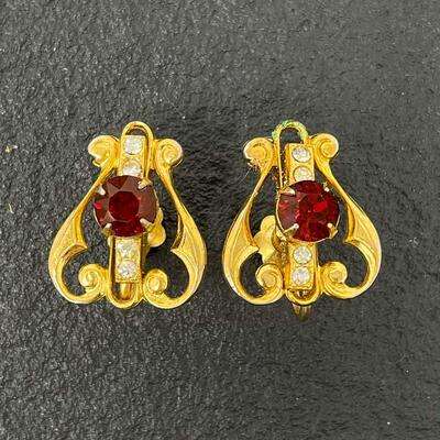 VINTAGE GOLD TONED EARRINGS W/ RED JEWEL