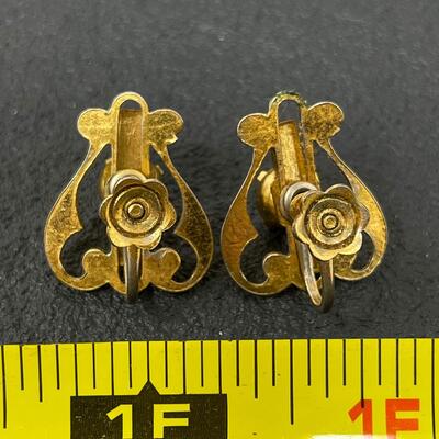VINTAGE GOLD TONED EARRINGS W/ RED JEWEL