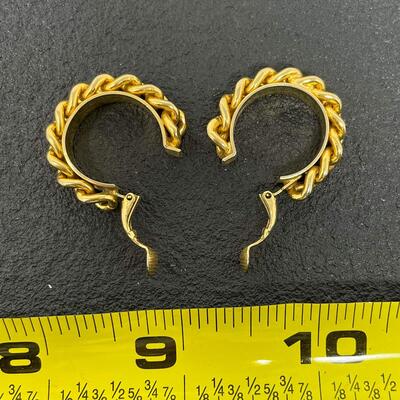 VINTAGE GOLD CHAIN HOOP EARRINGS