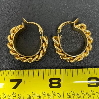 VINTAGE GOLD CHAIN HOOP EARRINGS