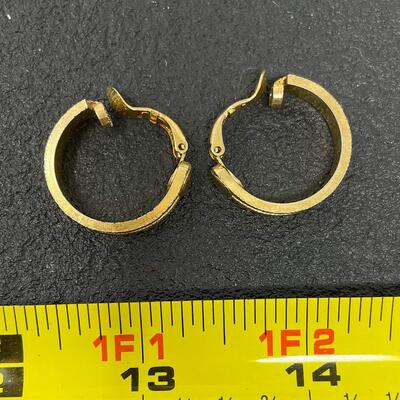 VINTAGE GOLD TONED HOOP EARRINGS