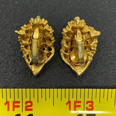 VINTAGE GOLD TONED JEWELED EARRINGS