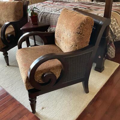 6â€™ by 9â€™ Crate and Barrel Maison Bisque Rug 100% wool Retail $299