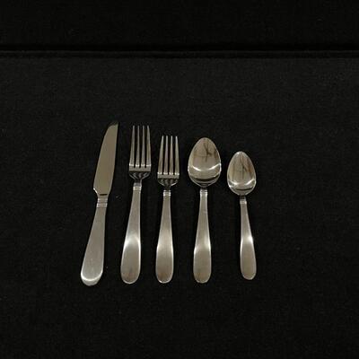 TOWLE ~ Stainless ~ 63 Total Pieces ~ Complete Service for 8 ~ 5 Piece Place Setting + Extras