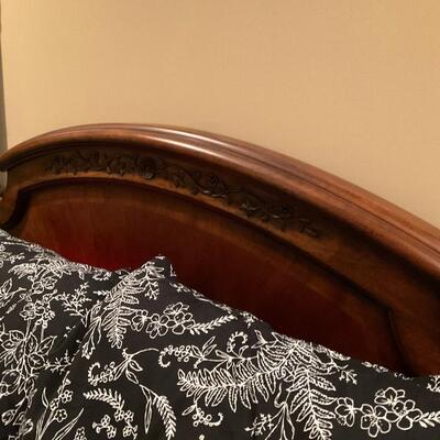 Macys Furniture Queen Bedframe inc Headboard Footboard and Rails