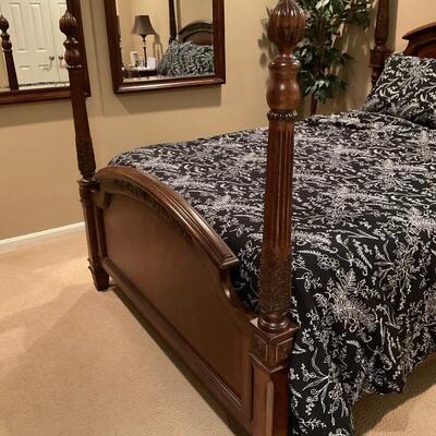 Macys Furniture Queen Bedframe inc Headboard Footboard and Rails