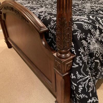 Macys Furniture Queen Bedframe inc Headboard Footboard and Rails