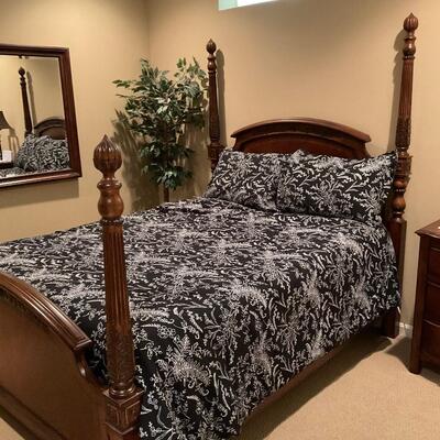 Queen Reversible black and white bedding inc red sheets pillows etc