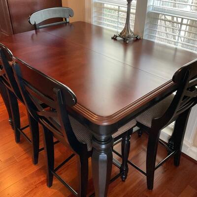 Macys Furniture Bar Height Kitchen Table and 4 Bar Height Chair extra Leaf