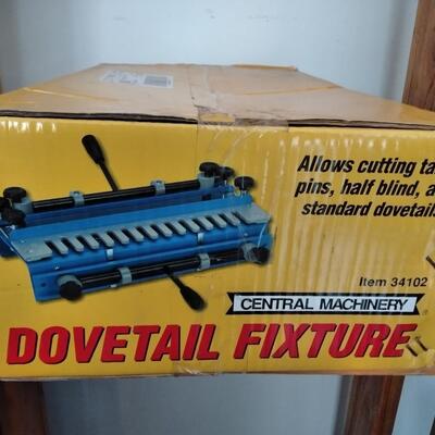 LOT 22 NEW! CENTRAL MACHINERY DOVETAIL FIXTURE