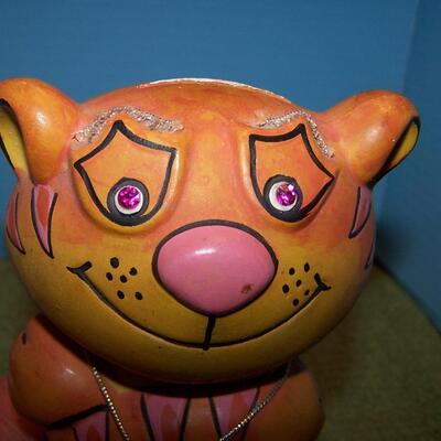 LOT 88 FAB COLLECTIBLE TIGER & BOZO THE CLOWN BANKS