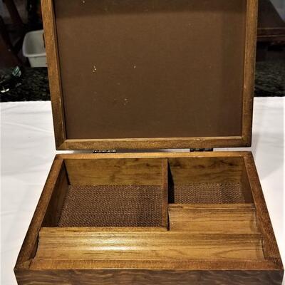 Lot #11  Collectible Wood Glassics 1974 Budweiser Dresser Box with Mirrored top