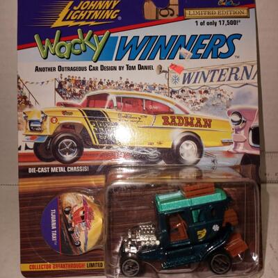 Johnny Lightning Wacky Winners Series 1 Tom Daniels Gold Tijuana Taxi
