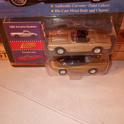 Johnny Lightning Classic Customs 1962 Corvette Roadster & Corvette Indy