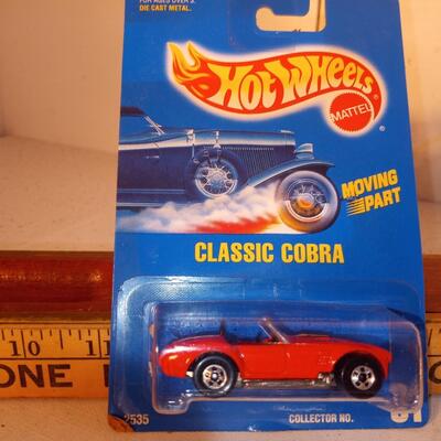 Vintage 1992 Hot Wheels Blue Card Classic Cobra Collector #31 w/7Sp Wheels NIP.