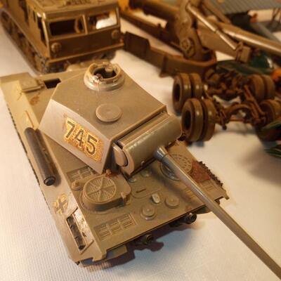 misc pieces of plane and tank models