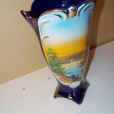 Pereiras Alado 10in hand painted vase/ Portugal.