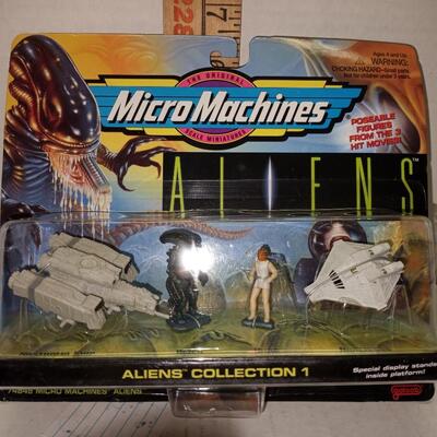 1996 Galoob Micro Machines 74848 ALIENS Collection 2