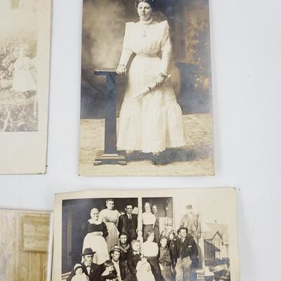 OLD POSTCARDS & 2 PICTURES - PEOPLE