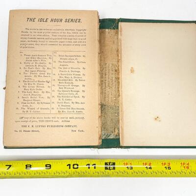 ANTIQUE AVON BOOK â€œMOLLY DAWNâ€