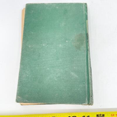 ANTIQUE AVON BOOK â€œMOLLY DAWNâ€