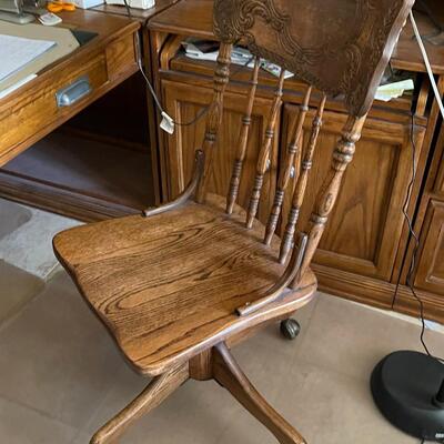 Office Desk/Shelves w/Chair Â 