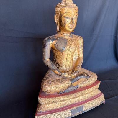 Antique Thai Gilt Lacquered Bronze Seated Meditation Buddha Statue