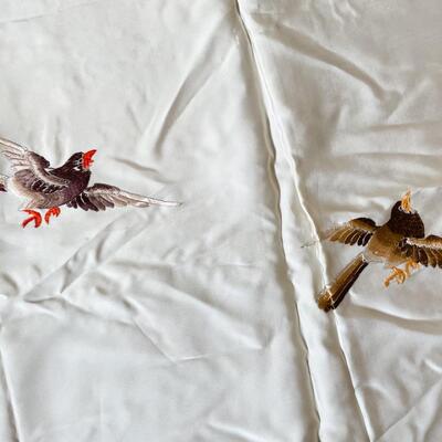 VINTAGE SILK ORIENTAL EMBROIDERED FABRIC/QUILT TOPPER