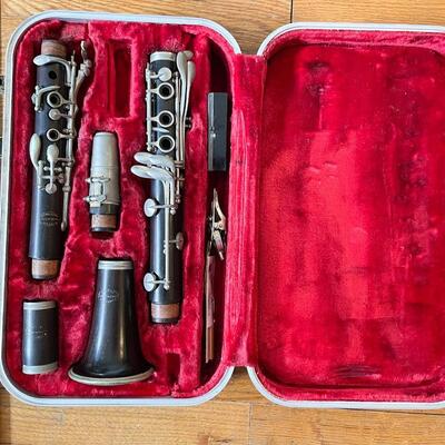 VINTAGE EVETTE WOODEN CLARINET & CASE - PARIS FRANCE