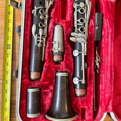 VINTAGE EVETTE WOODEN CLARINET & CASE - PARIS FRANCE