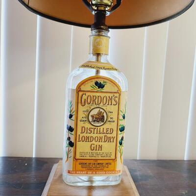 VINTAGE GORDON LIQUOR LAMP - WORKS