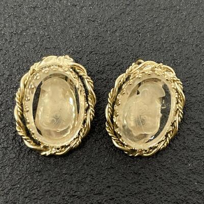 SILVER METAL EARRINGS W/ ETCHED CAMEO