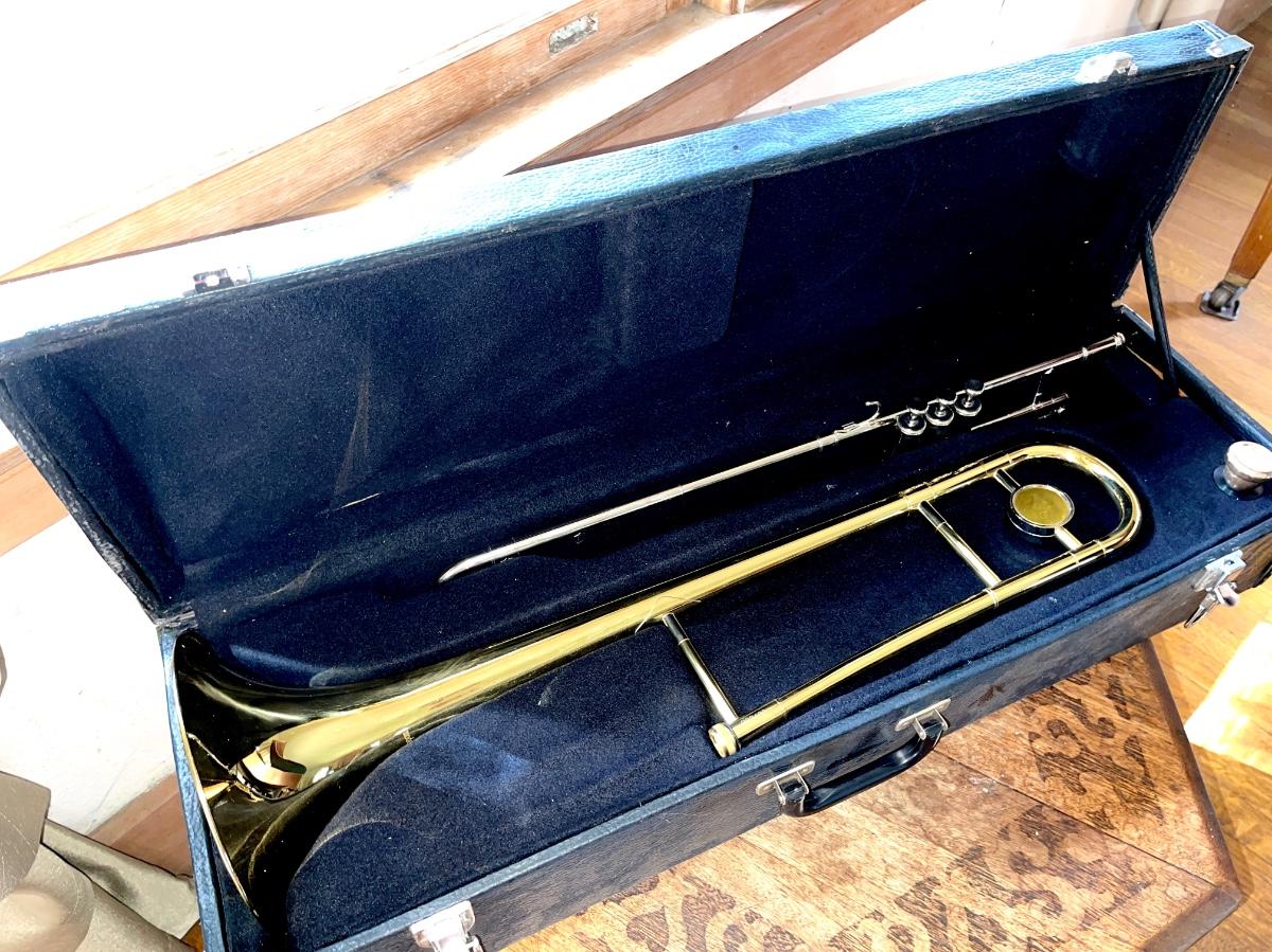 LOT 11 NEW IN CASE SELMAN TROMBONE MODEL11502