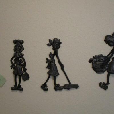 10pc Wall decor- Roosters, Jars, African Heads