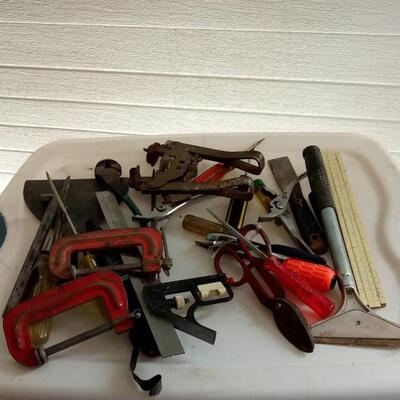LOT 53  LARGE LOT OF TOOLS