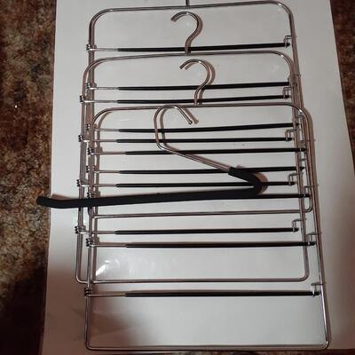 Set of 3 travel hangers