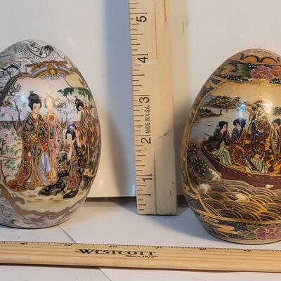 2 ceramic eggs Oriental theme