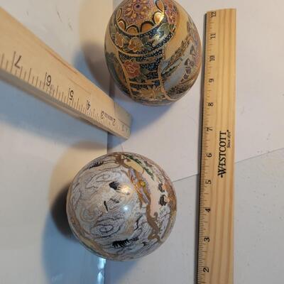 2 ceramic eggs Oriental theme
