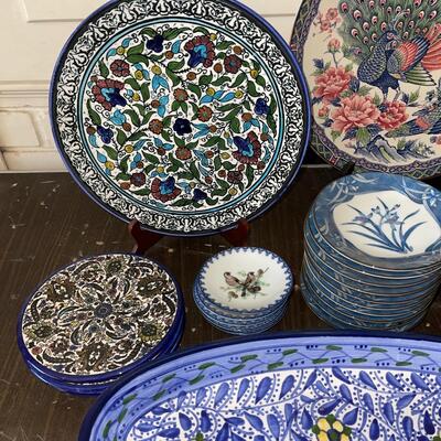 Lot 28 China & Pottery Collection Peacock Plate, Various Patterns & Makers