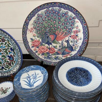 Lot 28 China & Pottery Collection Peacock Plate, Various Patterns & Makers
