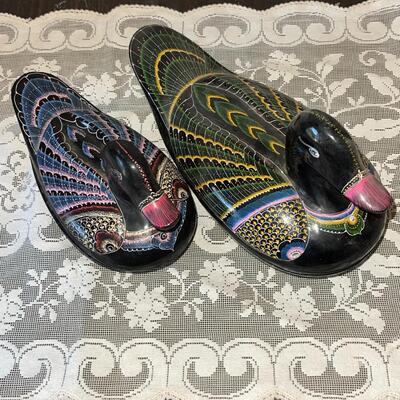 Lot 82 Pair Lacquer Duck Boxes Painted Folk Art Thailand 9" & 7"