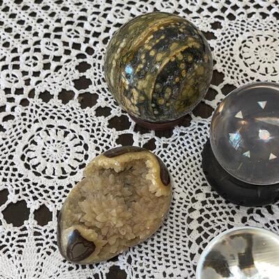 Lot 110 Group Stone Orbs & Crystal Balls Water Witcher Geode Egg