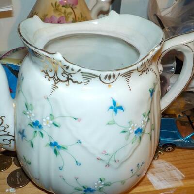 1800'S EUROPEAN TEA POT EXCELLENT SHAPE.