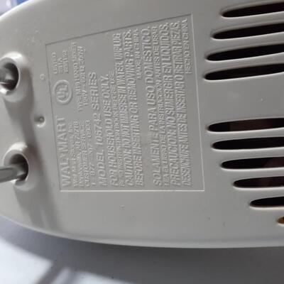 GE  200 watt Hand Mixer