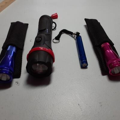 Lot of 4 mini flashlights