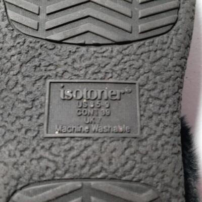 Ladies Isotoner slippers size 5 to 9