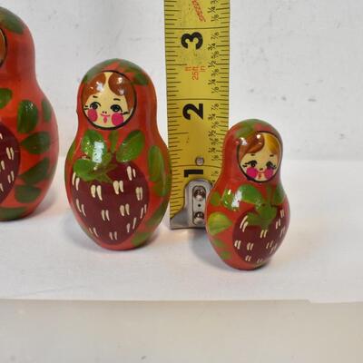 Matryoshka Russian Nesting Dolls, set of 5, Red w/ Strawberries 2