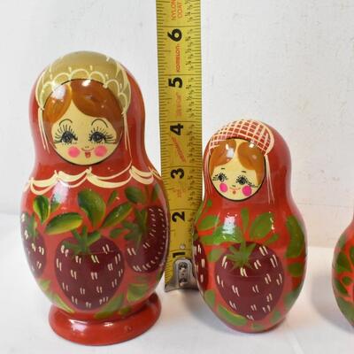 Matryoshka Russian Nesting Dolls, set of 5, Red w/ Strawberries 2