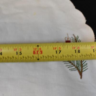 Crocheted Christmas Tree, White with Ornaments & Embroidered mat - Vintage
